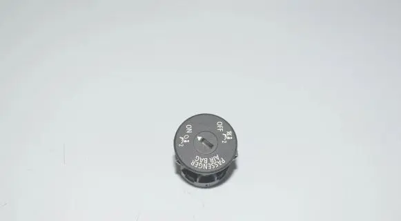 Passenger airbag on/off switch