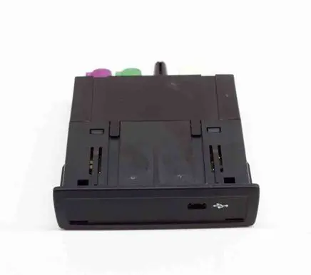 Mercedes-Benz GLE W167 AUX in-socket connector A1678201402 0024977