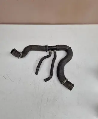 Nissan X-Trail T32 Engine coolant pipe/hose 1321004