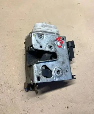 Audi A3 S3 8L Front door lock 8L1837016A