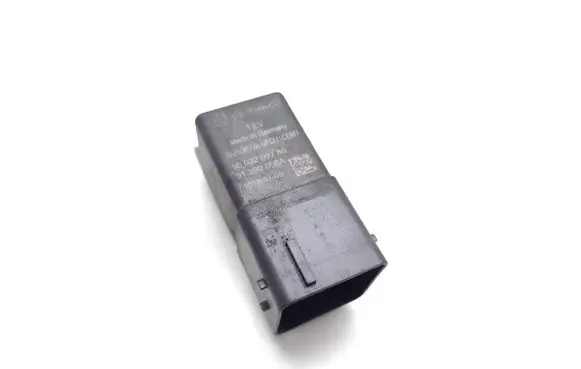 Ford Kuga II Glow plug pre-heat relay 9803299780 51299058A