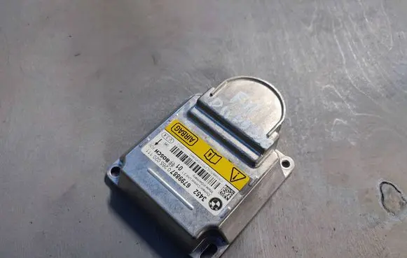 BMW 5 F10 F11 Airbag control unit/module 6799887 34526799887 34526857124
