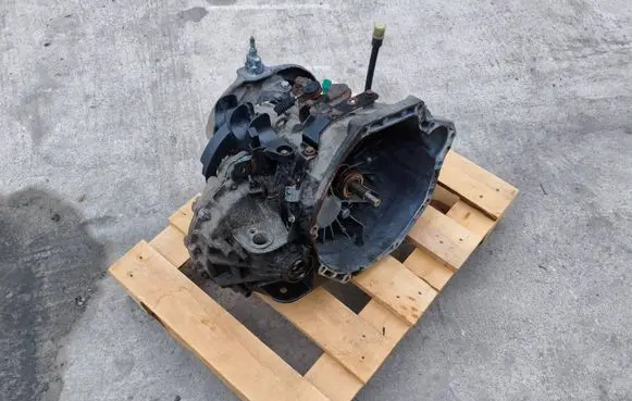 Opel Vivaro Manual 6 speed gearbox PF6044