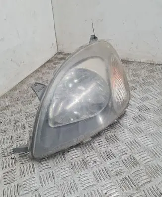 Toyota Yaris Headlight/headlamp 205730B