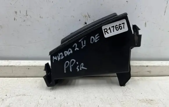 Mazda 2 Front bumper mounting bracket d651-500k1 d651500k1