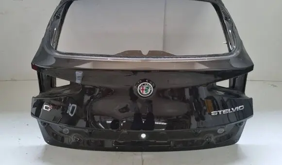 Alfa Romeo Stelvio Tailgate/trunk/boot lid