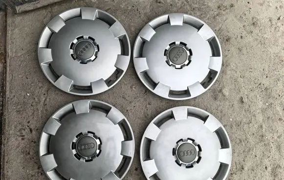 Audi A3 S3 8P R16 wheel hub/cap/trim 8P0601147A