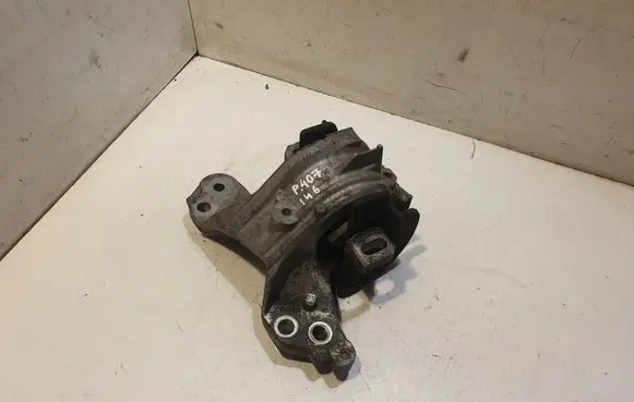 Engine mount bracket