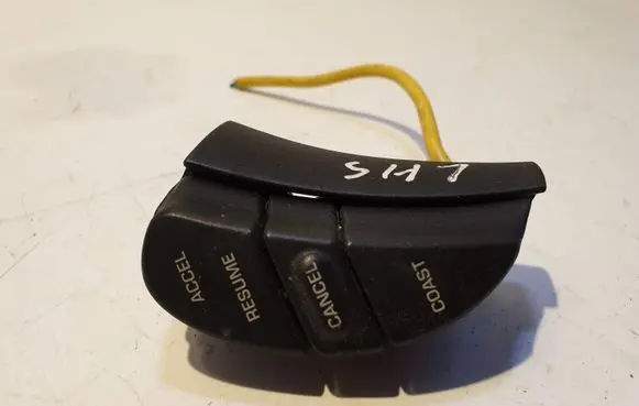 Steering wheel buttons/switches