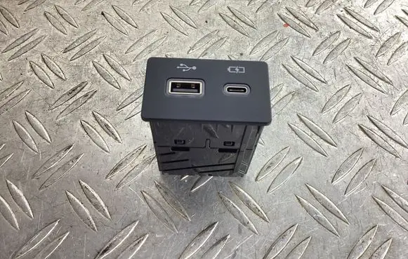 Lexus NX USB socket connector 8619048110