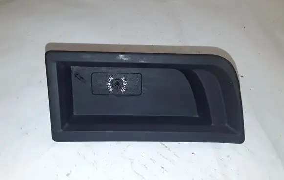BMW 1 F20 F21 AUX in-socket connector 51169207357 105026812 58450710