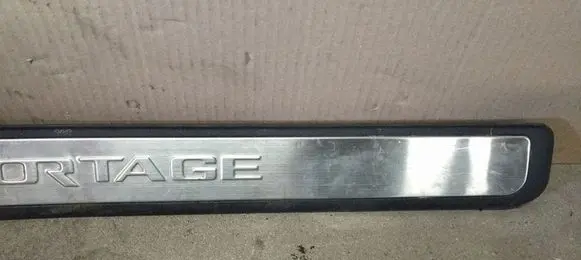 KIA Sportage Front sill trim cover 858751F000