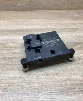 Mercedes-Benz CLS C219 Door control unit/module 2198200226