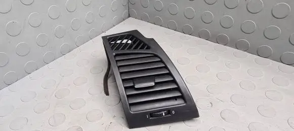 BMW 1 E82 E88 Dashboard side air vent grill/cover trim 7059188