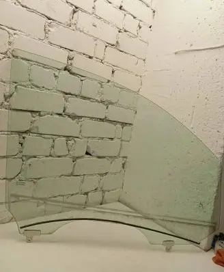 Infiniti QX56 Front door window/glass (coupe) 43R701502