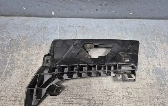 Audi Q5 SQ5 Front bumper mounting bracket 80A807095E