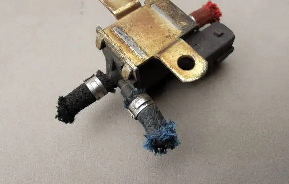 Audi A6 S6 C4 4A Turbo solenoid valve 028906283F 93T340 72189500