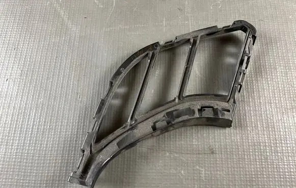 BMW i4 Intercooler air guide/duct channel 51118081681