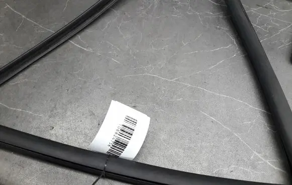 Peugeot 406 Rear door glass trim molding