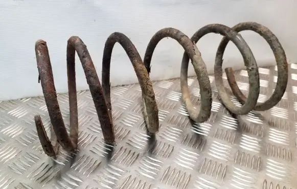 Mitsubishi Pajero Front coil spring