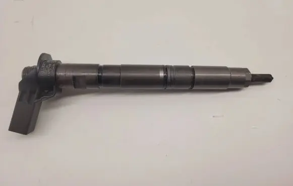 Audi A6 S6 C6 4F Fuel injector 03L130277