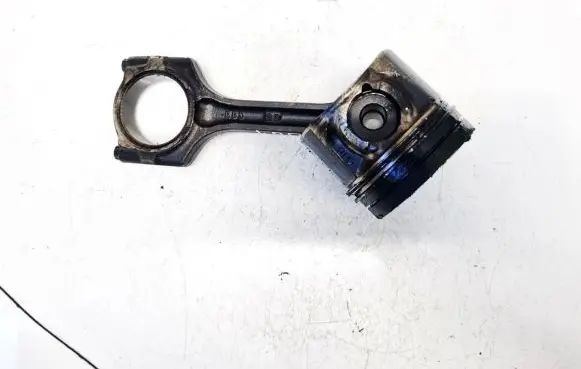 Honda Accord Piston with connecting rod