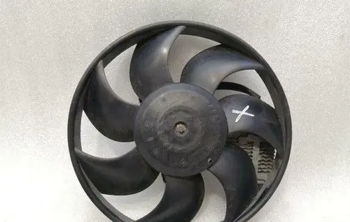 Aston Martin V8 Radiator cooling fan shroud 8D338C607AD