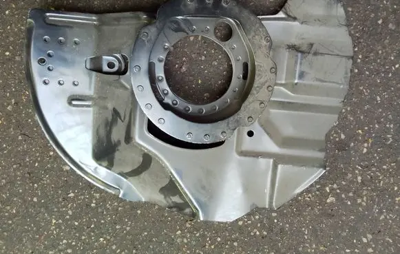 Ford Kuga II Rear brake disc plate dust cover 28012018 53480915