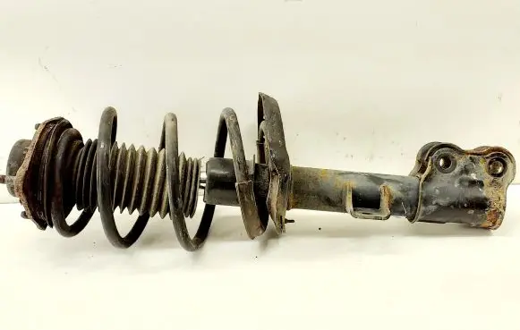 Hyundai i40 Front shock absorber/damper 546513Z130 37130L