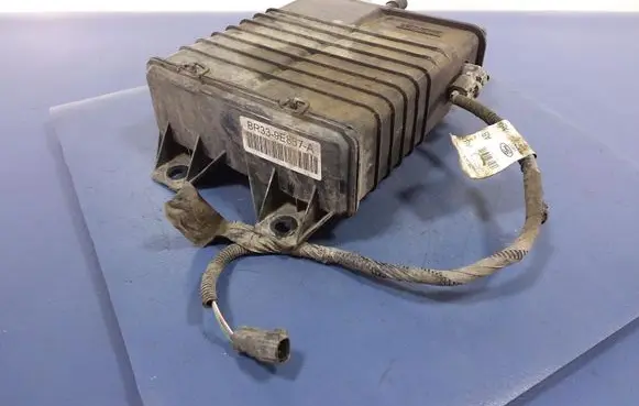 Ford Mustang V Active carbon filter fuel vapour canister BR33-9E857-A