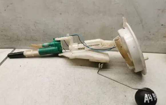 Audi A4 S4 B6 8E 8H Fuel level sensor 8E0201317N