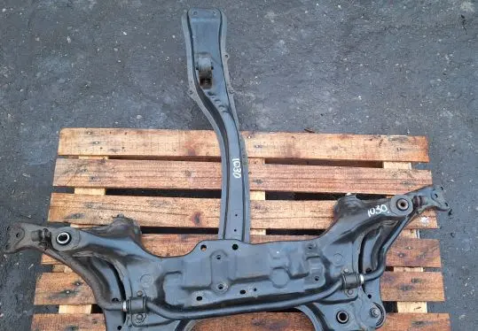 Toyota Avensis T220 Front subframe