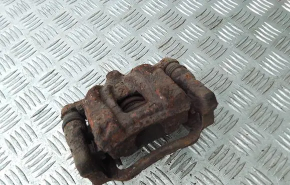 Honda CR-V Rear brake caliper