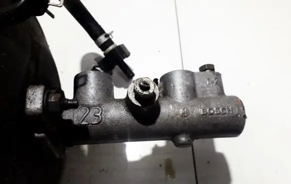 Master brake cylinder