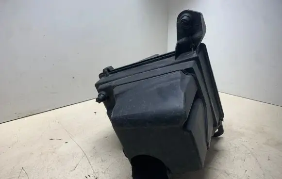 Mazda 3 I Air filter box 3M519600