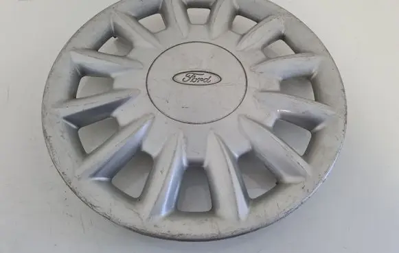 Ford Fiesta R15 wheel hub/cap/trim 95AB1130AA