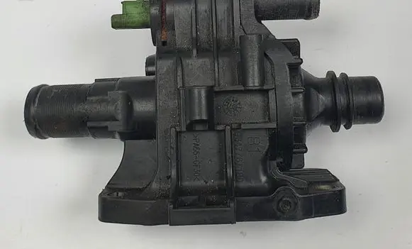 Ford Focus Thermostat housing 9647767180