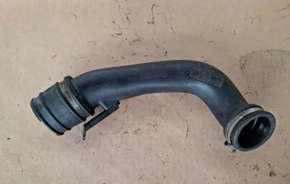 Volvo V70 Intercooler hose/pipe 30741667 6896526