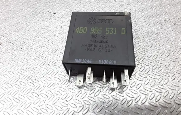Audi A2 Window wiper relay 4B0955531D