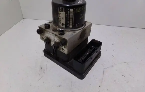Skoda Octavia Mk2 (1Z) ABS Pump 1C0907379D 1J0614417C 00006063D3