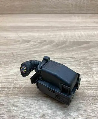 Volkswagen Golf VII Plug wire 1J0906379B V23542C1028B100