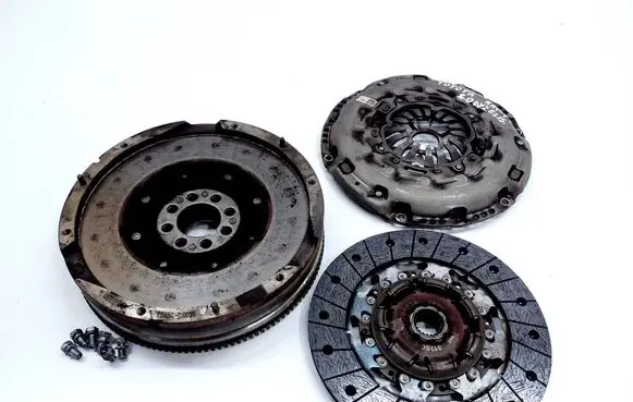 Toyota RAV 4 (XA40) Clutch set kit 134500X020 312100R010