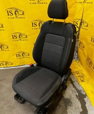 Ford Mustang VI Front driver seat 