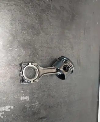 BMW 5 E39 Piston with connecting rod 11252246629