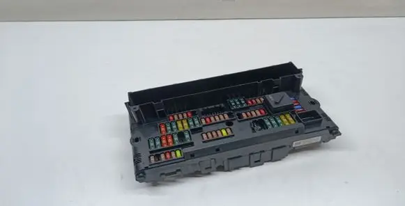 BMW 5 F10 F11 Fuse module 9210861