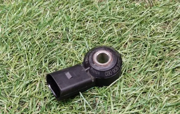 Detonation knock sensor