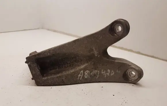 Audi A8 S8 D3 4E Engine mounting bracket 4E0199307BM