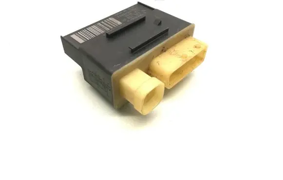 Peugeot 5008 Glow plug pre-heat relay 9662570880 13062066463