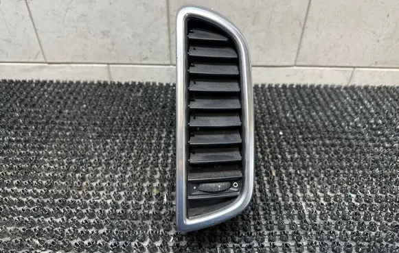 Porsche Cayenne (92A) Dashboard side air vent grill/cover trim 7P5819728B