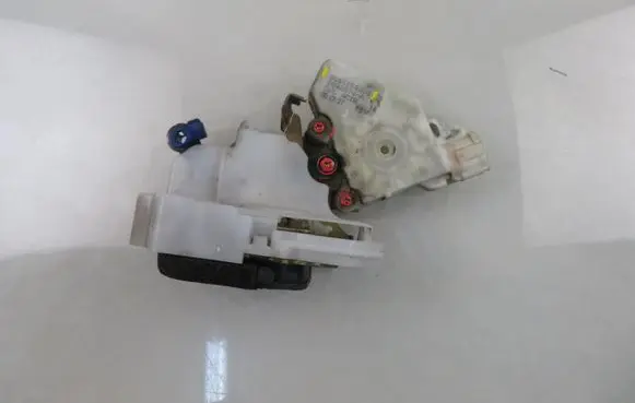 Tailgate/trunk/boot lock/catch/latch